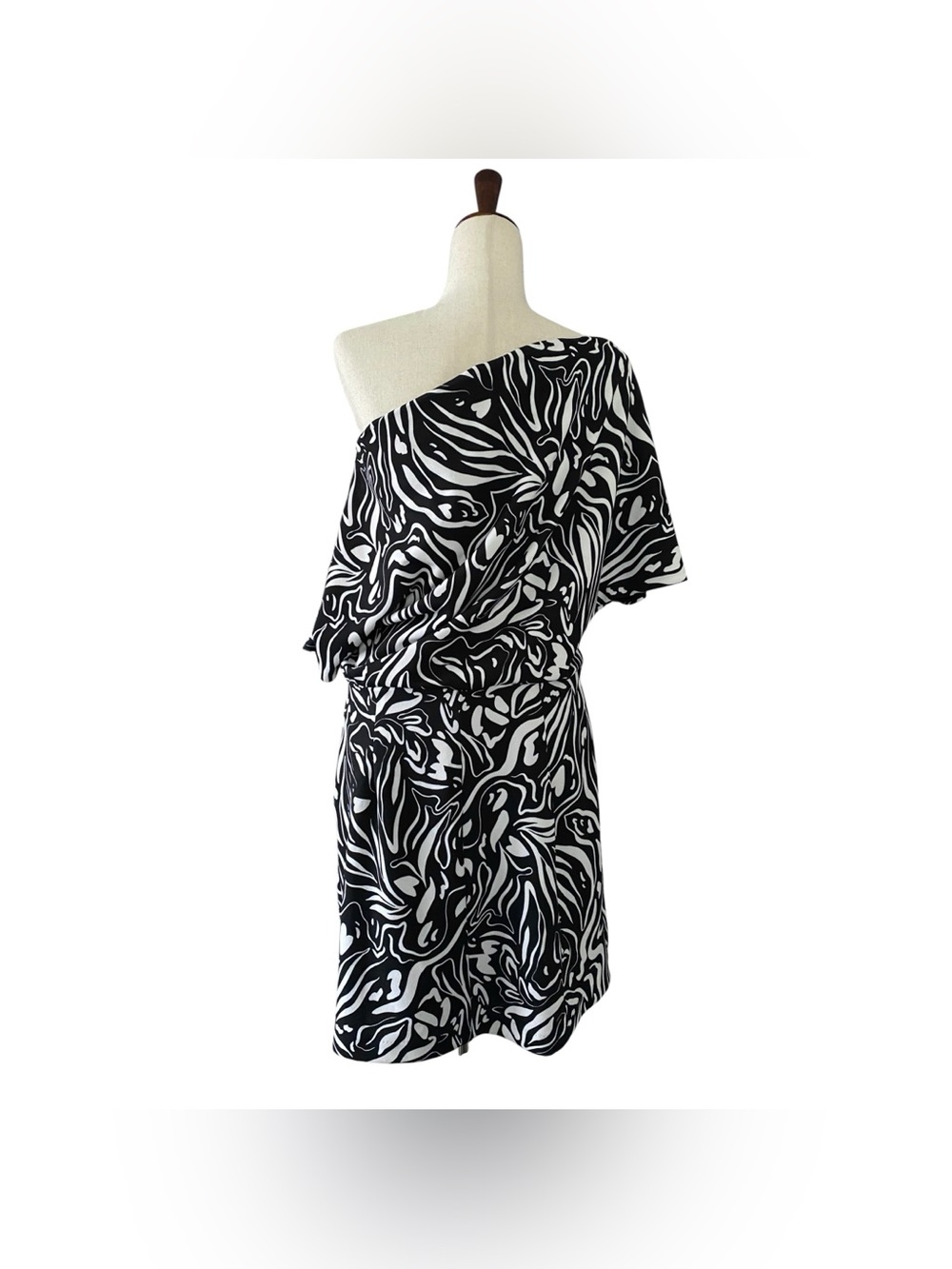 Alexia Admor Suri Mini Dress Black White Abstract One Shoulder Short Sleeve L